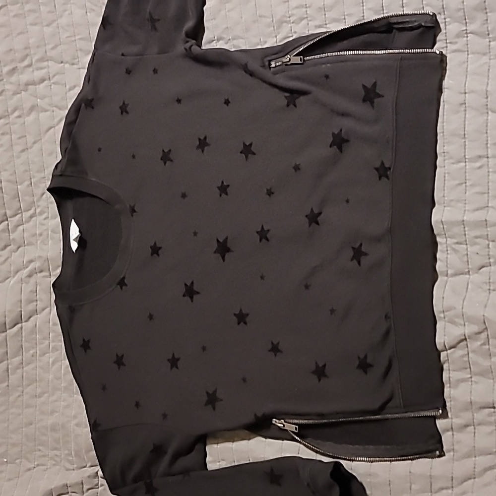 Black sweatshirt with black stars S (fits like M)